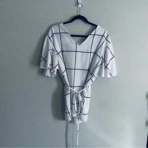 SHEIN Women's White & Black Striped Short Sleeve Top V Neck Blouse Plus Size 1XL